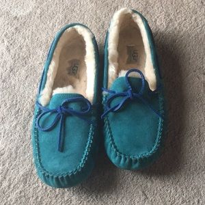 Ugg Dakota size 10 slippers